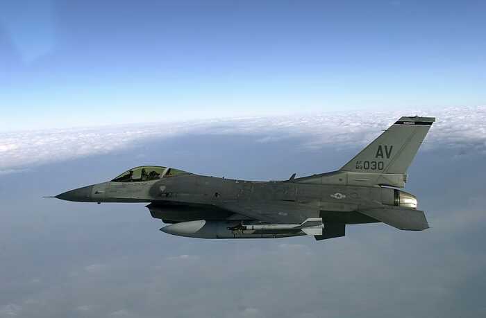  F-16     ,   